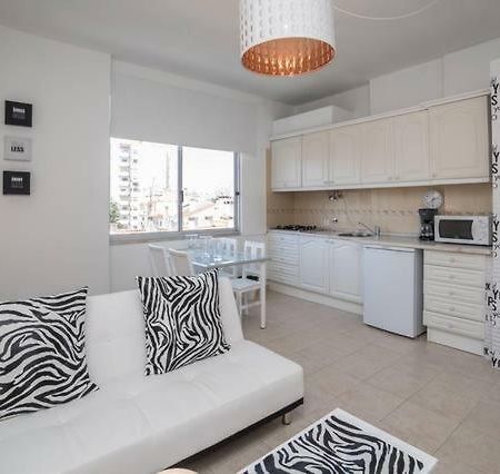 Apartmán In Bed With Lisbon 5E Amadora Exteriér fotografie