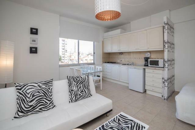 Apartmán In Bed With Lisbon 5E Amadora Exteriér fotografie